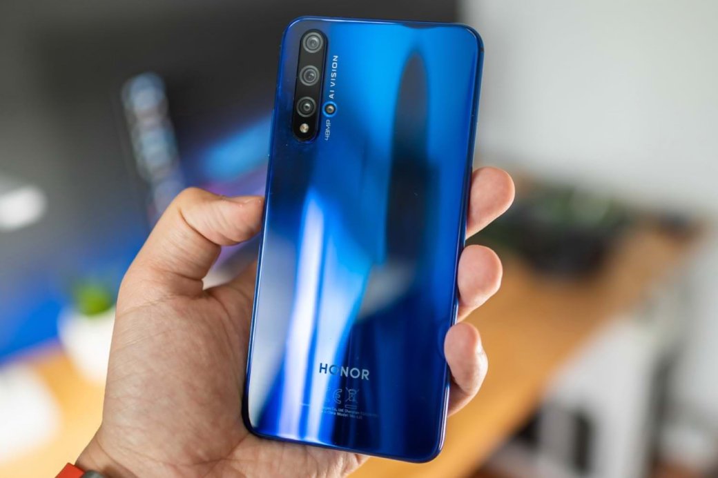 Honor 20 выходит в России: объявлена цена и дата старта продаж