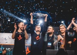 Игроки Astralis случайно сломали главный трофей турнира по CS:GO